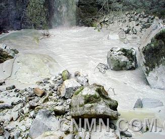 圖一：非法開(kāi)采10-非法選礦造成河流污染引起國(guó)際糾紛