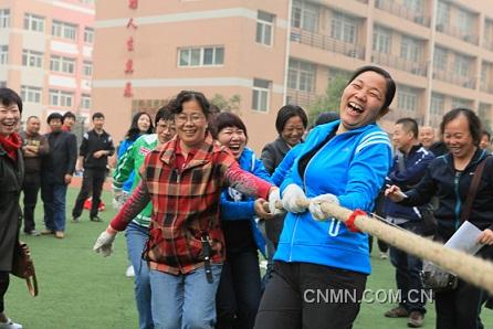 B.我運動我快樂我健康。陜西有色西安勘察設(shè)計研究院女職工積極開展文化體育活動。 (2)